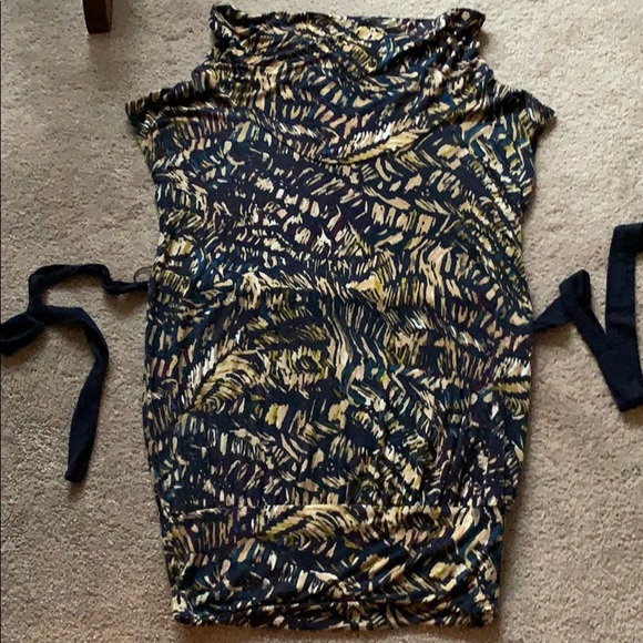 Liz Lange for Target Tops - Liz Lange Maternity Print Top with Belt Size Small